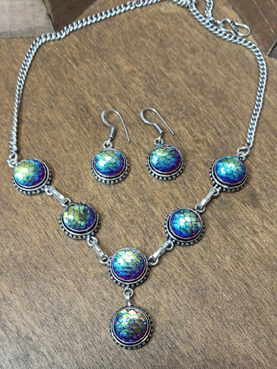 Source Unknown Jewelry - Silver-tone Multicolor Mermaid Scale Necklace and Earrings Set